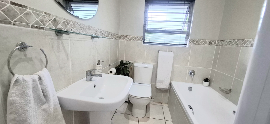 4 Bedroom Property for Sale in Beacon Bay Eastern Cape